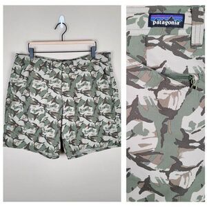 Patagonia Size 36 Wavefarer Stand-Up Shorts Lightweight Nylon Camo Green Khaki